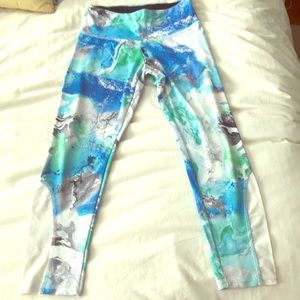 **active wear*** FLY WHEEL CROPPED YOGA PANTS